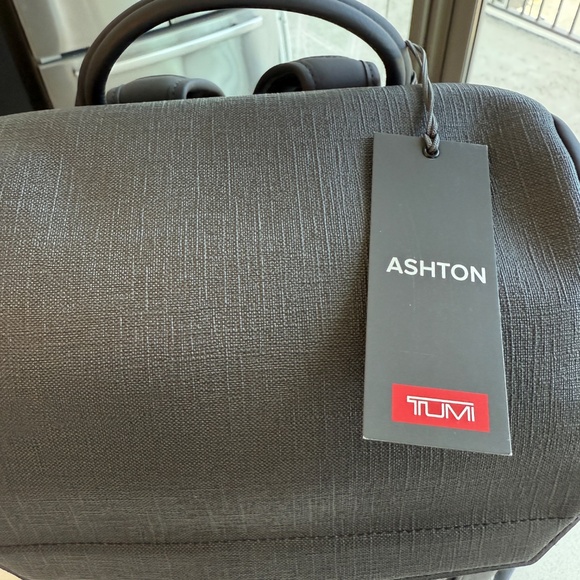 Brand new TUMI GRY DRESDEN FLAP BACKPACk - Ashton Collection - Picture 5 of 10